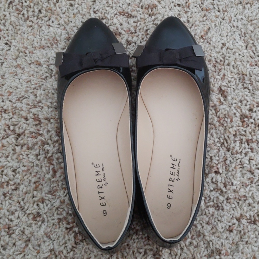 Black bow tie flats